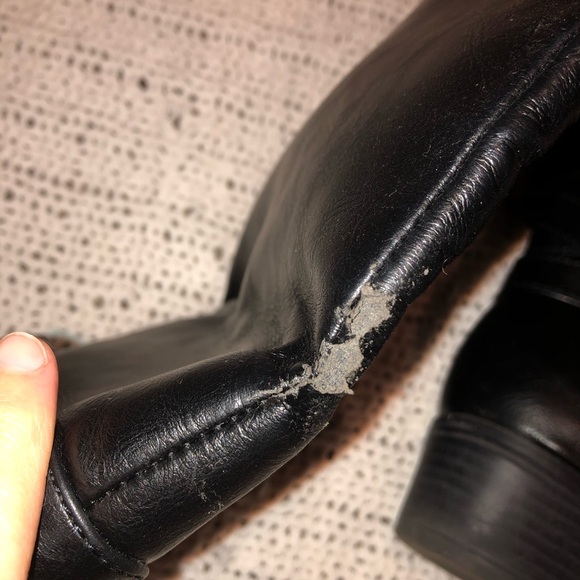 Lightly worn brown/ black boots - Picture 3 of 4